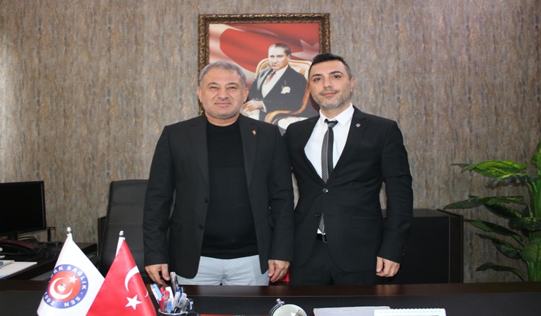 Türk Sağlık-Sen Genel Başkan Yardımcısı Turhan kongre için İzmit’e geldi