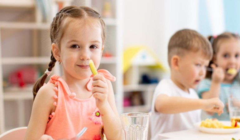 Üç çocuğu sağlıklı besleme maliyeti aylık 28 bin lira