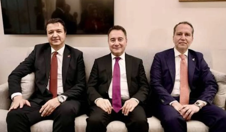 Üçlü ittifak tamam mı?