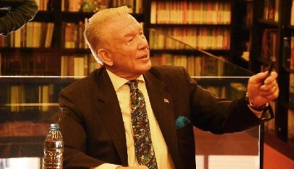 Uğur Dündar'ın imza gününde şok olay: