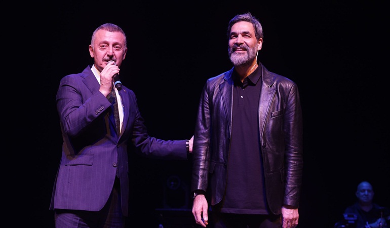 Uğur Işılak’la 19 Mayıs Bayramı coşkusu