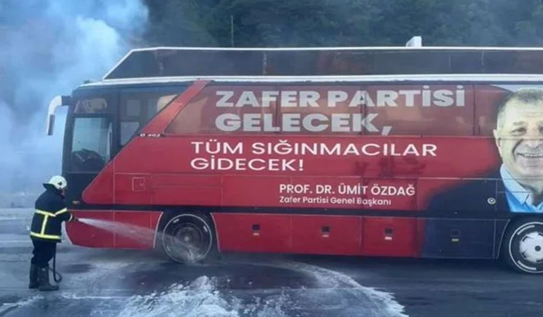 Ümit Özdağ'ın otobüsünde yangın çıktı