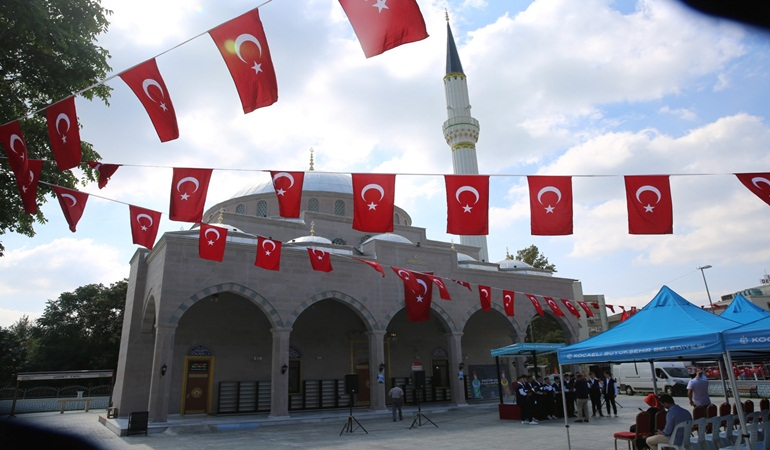 Ümmet Camii dualarla açıldı