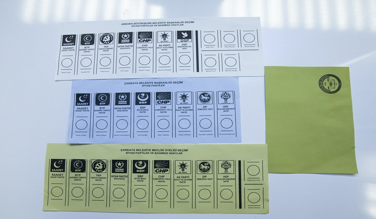 Ünlü anketçi seçimde AKP'nin kaçıncı parti olacağını açıkladı