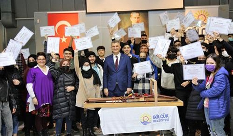 Unutulmaya yüz tutmuş sanatlar Gölcük’te yaşatılıyor