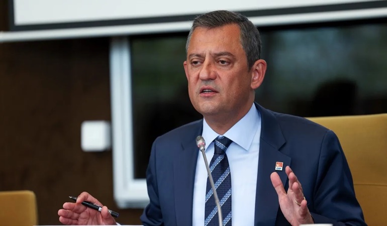 Uymamak için anayasa değiştirilir mi?