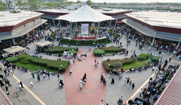 Uzman çavuş Outlet Center Alışveriş Merkezi'nde intihar etti