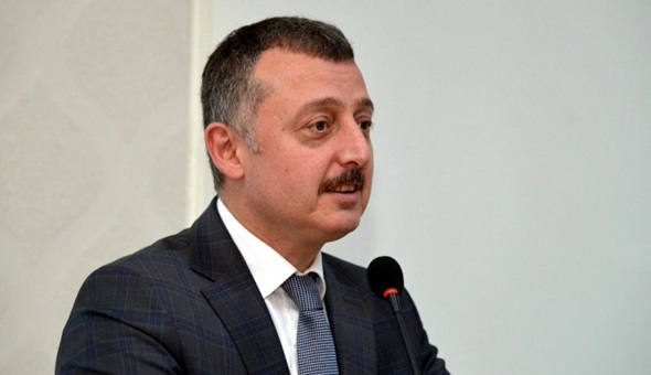 Vakıf başkanından Tahir Büyükakın'a çok sert sözler