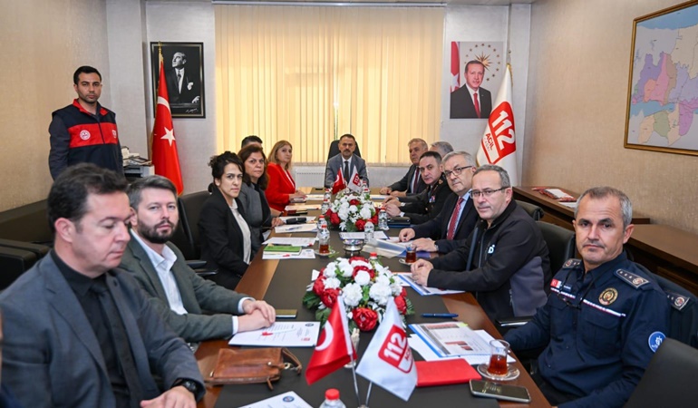 Vali Aktaş, 112 Acil Çağrı Hizmetleri İl Koordinasyon Komisyonu’nu topladı
