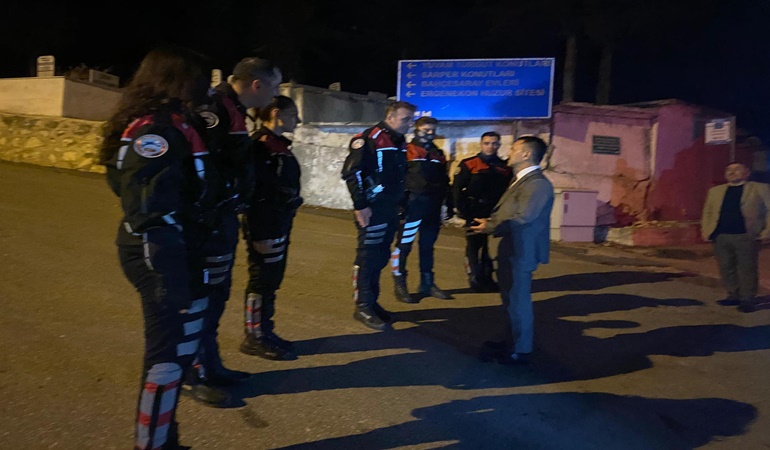 Vali Aktaş gece gündüz sahada