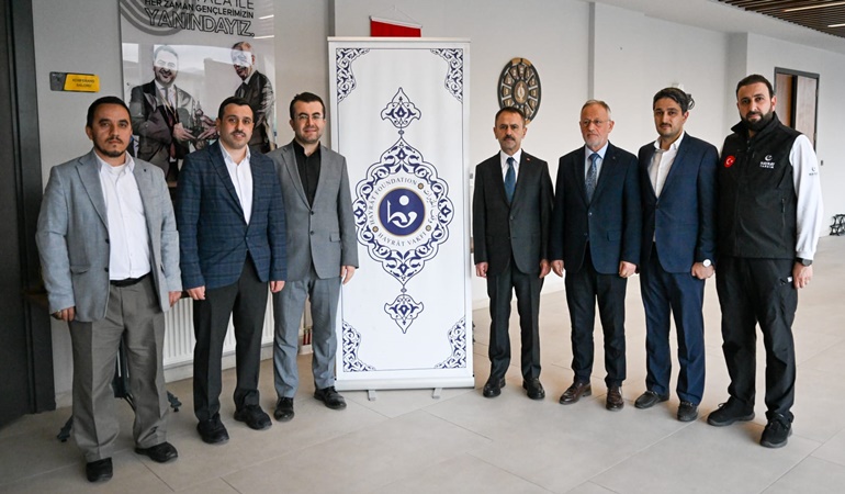 Vali Aktaş, Hayrat Vakfı’nın öğrencilere yönelik o programına katıldı