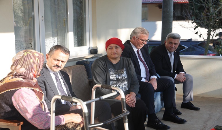 Vali Aktaş Kandıra’da şehit ve gazi yakınlarını ziyaret etti