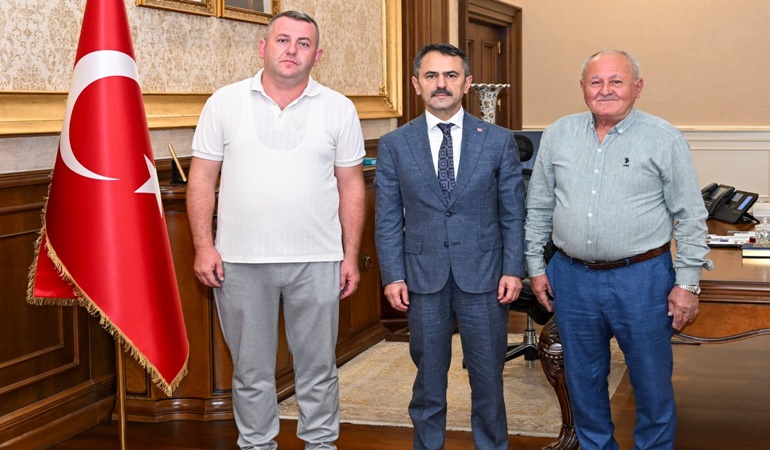Vali Aktaş, kendisine mail atan vatandaşlarla bir araya geldi