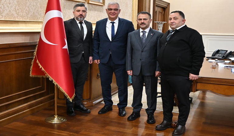 Vali Aktaş, Lastik-İş Sendikası Kocaeli Şubesi yöneticilerini ağırladı