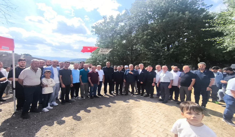 Vali Aktaş o köydeki mevlit programına katıldı