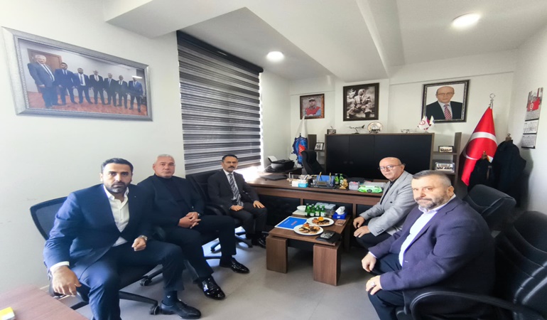 Vali Aktaş’tan Lastik-İş Sendikası’na ziyaret 