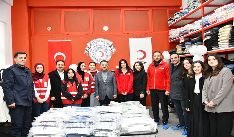 Vali Aktaş’tan Türk Kızılay Başiskele Butik Mağazası’na ziyaret  