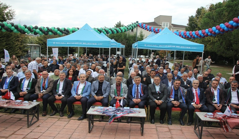 Vali Aktaş, Trabzonlular Derneği’nde güven tazeleyen İbrahimoğlu’nu kutladı