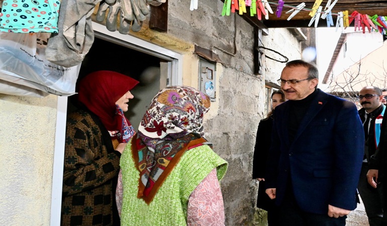 Vali Yavuz aday gibi Başiskele’de kapı kapı gezdi!