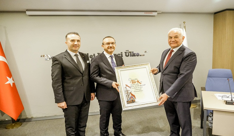 Vali Yavuz: Denizlerde başarılı olmak sizin ellerinizde