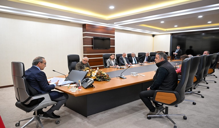 Vali Yavuz Halk Günü’nde vatandaşları dinledi