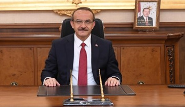 Vali Yavuz Kocaelispor'u kutladı