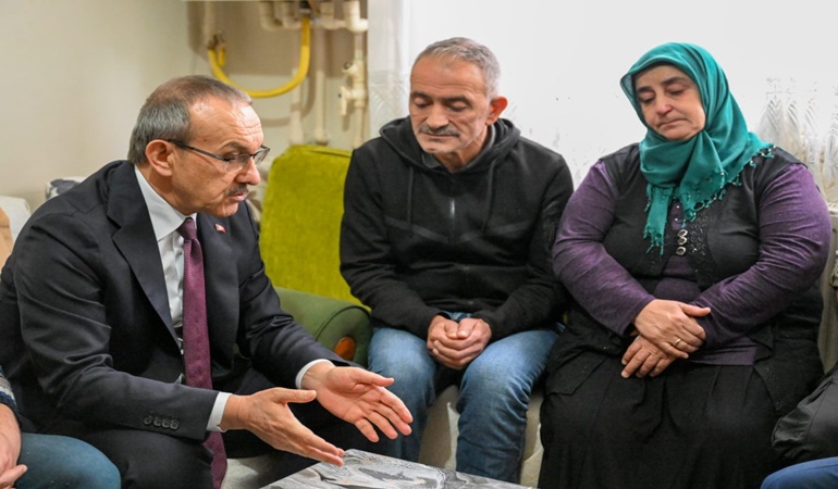 Vali Yavuz, Şehit Samet Aslan’ın baba ocağını ziyaret etti