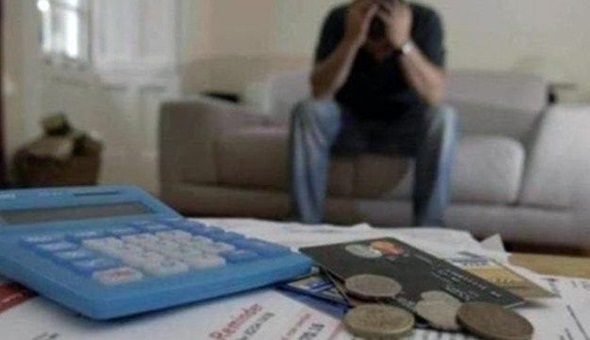 Vatandaş borca battı