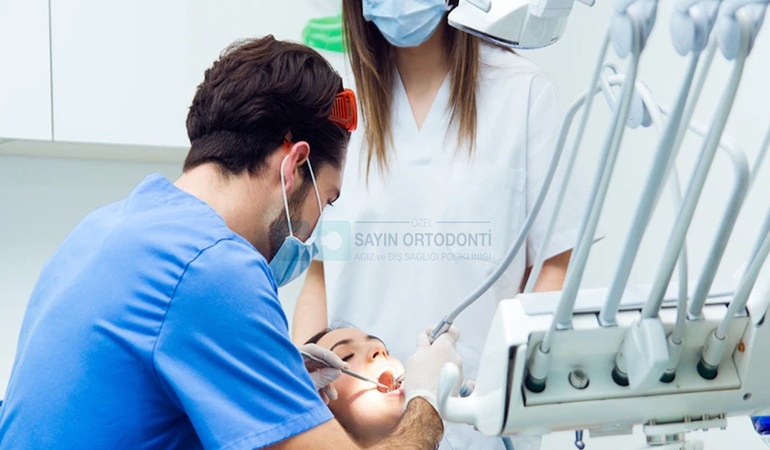 Vatandaş randevu bulamıyor, genç diş hekimleri işsiz bekliyor