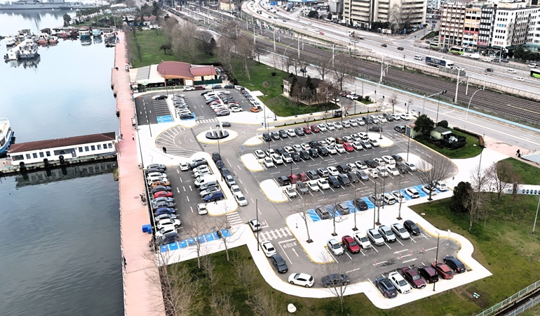 Vatandaşlardan 1 Mart Vapur İskelesi Otoparkı’na tam not 