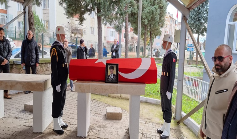 Vefat eden Kıbrıs gazisi Alaettin Üzer askeri törenle toprağa verildi