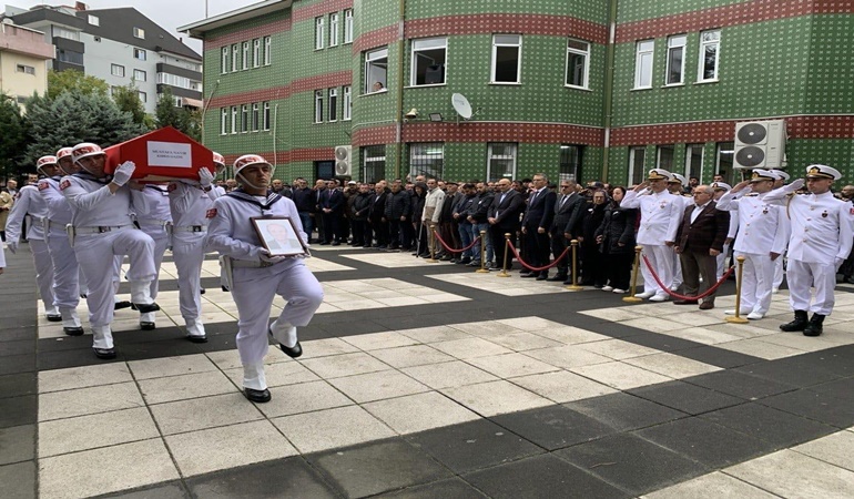 Vefat eden Kıbrıs gazisi Mustafa Nayır toprağa verildi 