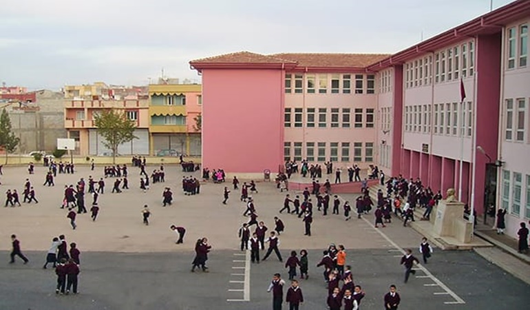 Veliler dahil hiç kimse okul ve bahçesine alınmayacak