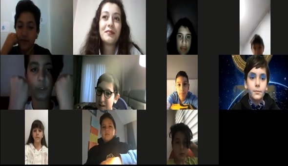 Yahya Kaptan Koleji uzaktan eğitimle 12’den vurdu...