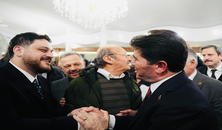 Yalan söylüyorlar!