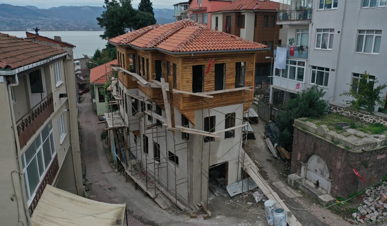 Yangında ağır hasar gören tarihi Kortel Konağı’nın son hali