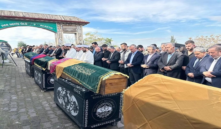 Yangında ölen kardeşler yan yana toprağa verildi