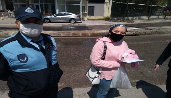 Yaralanan yavru kediye yardım eli