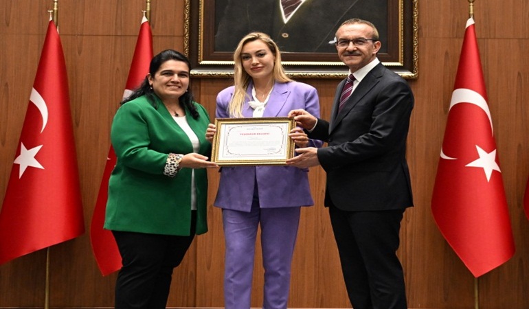 Yavuz çiftinden hayırseverlere teşekkür belgesi