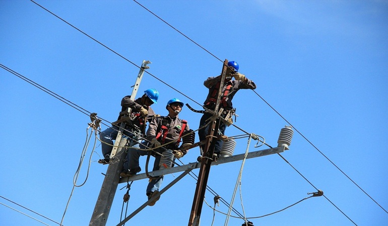 Yeni elektrik tarifesi işletmeleri çarptı