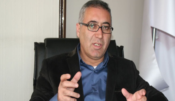 Yeni partiye katıldı o görevlerinden istifa eti