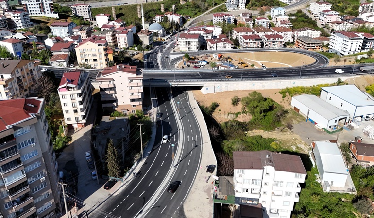 Yeni yol trafiğe açıldı