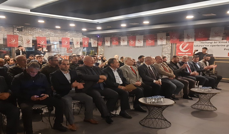 Yeniden Refah Gölcük salonlara sığmıyor