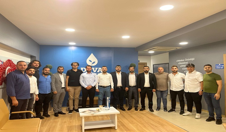 Yeniden Refahlı gençlerden DEVA’ya ziyaret