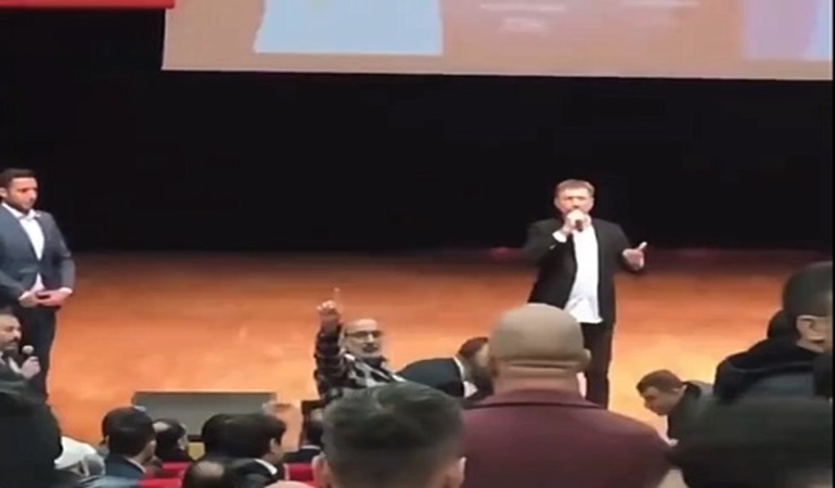 Yeniden Refahlılar AKP'li başkanı yuhaladı