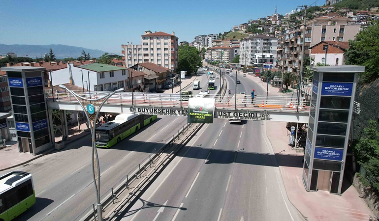 Yenidoğan üstgeçidinin zemin kaplaması değiştirildi