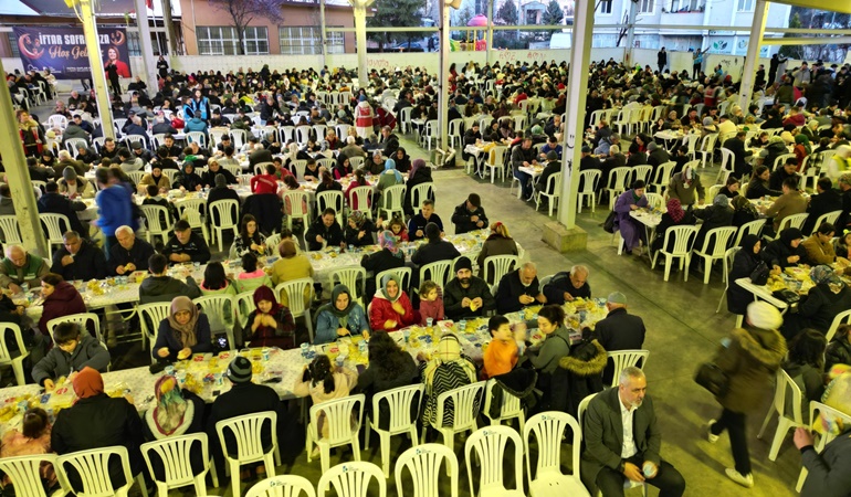 Yenişehirliler bu iftara akın etti
