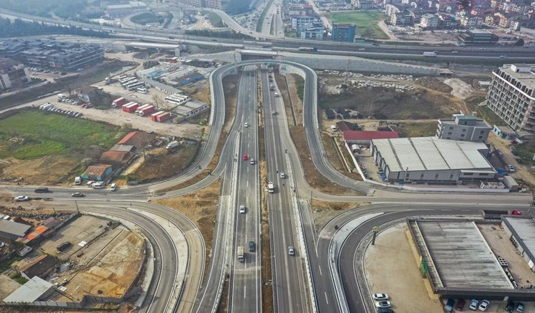 Yeşilova-Solaklar Kavşağı trafiğe açıldı