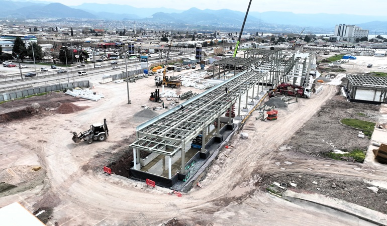 Yıkılan eski İnterteks Fuar alanında yapılar yükseliyor