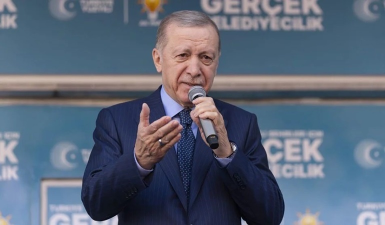 Erbakan'ı AKP'ye seçim  kaybettirmek istemekle itham etti